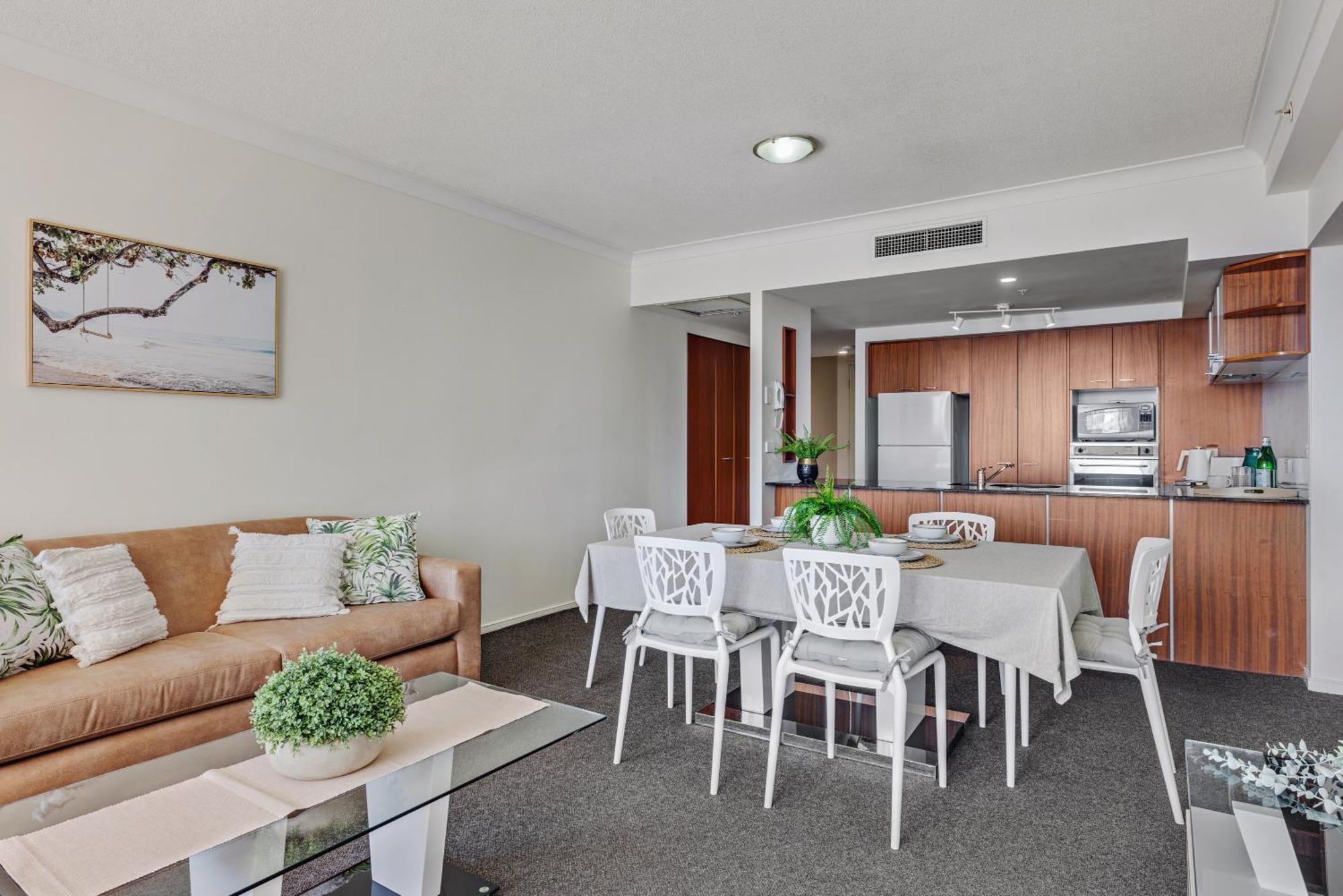 Holiday Holiday Chevron Renaissance Apartments Gold Coast Room photo
