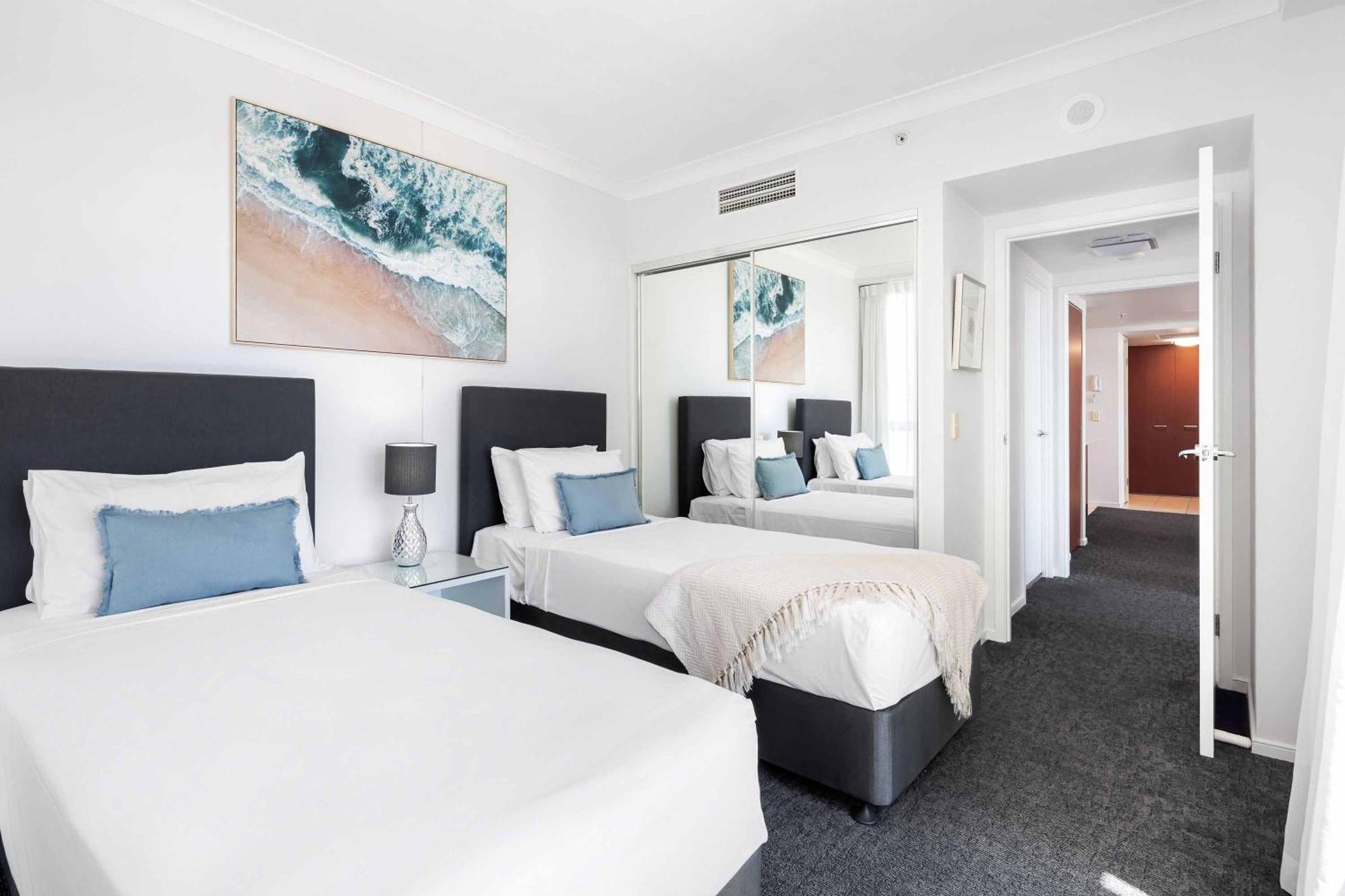 Holiday Holiday Chevron Renaissance Apartments Gold Coast Room photo