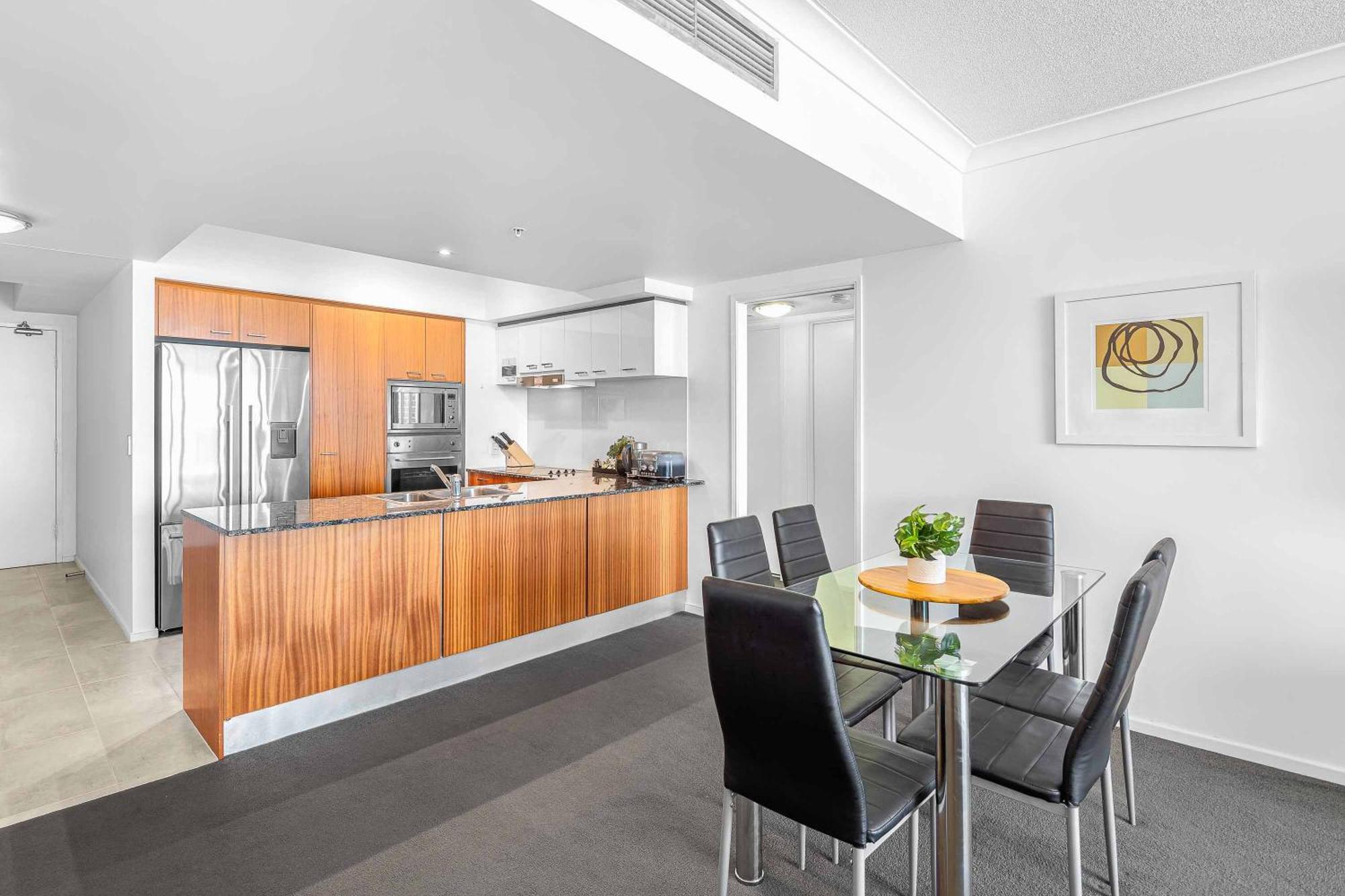 Holiday Holiday Chevron Renaissance Apartments Gold Coast Room photo