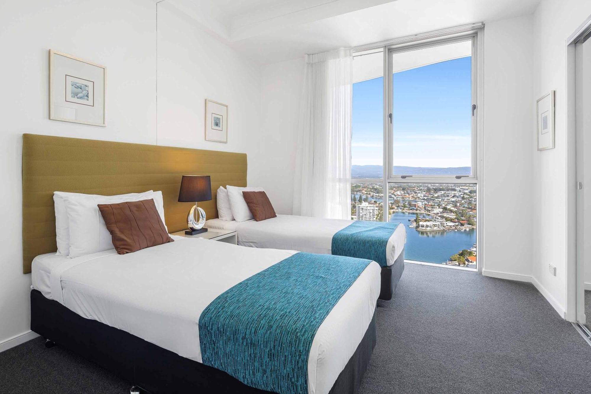 Holiday Holiday Chevron Renaissance Apartments Gold Coast Room photo