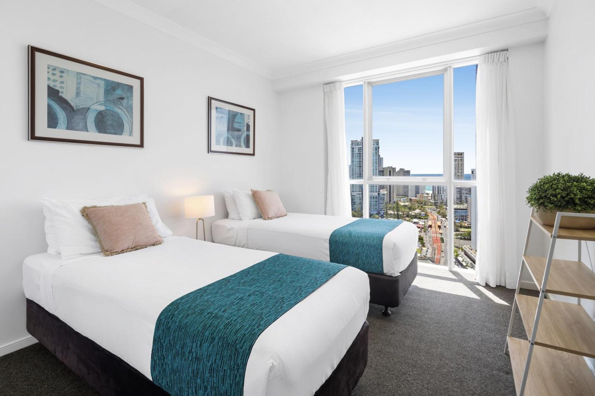 Holiday Holiday Chevron Renaissance Apartments Gold Coast Room photo